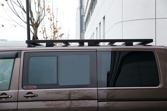 Barres transversales multivanes noires panier Plateforme en alliage d'aluminium Plateforme de toit pour Volkswagen