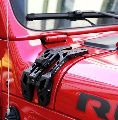 Des supports de montage légers en alliage d'aluminium revêtus de poudre pour la structure lumineuse à 4x4 piliers