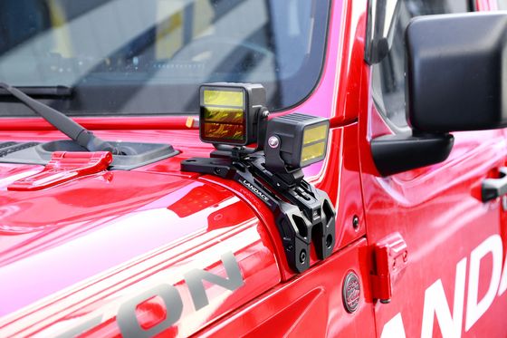Jeep JL Noir Jeep Alliage d'aluminium LED support de lumière de conduite Un support de montage de pilier