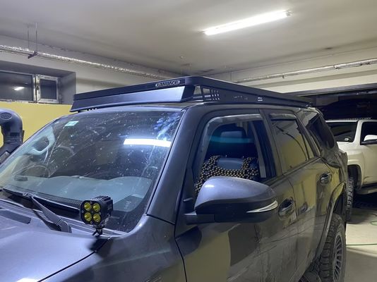 Améliorez votre Toyota Hilux avec le système de support de toit en aluminium 4x4