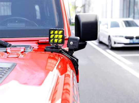 Des supports de montage légers personnalisables pour les accessoires extérieurs en argent de Jeep Wrangler JL