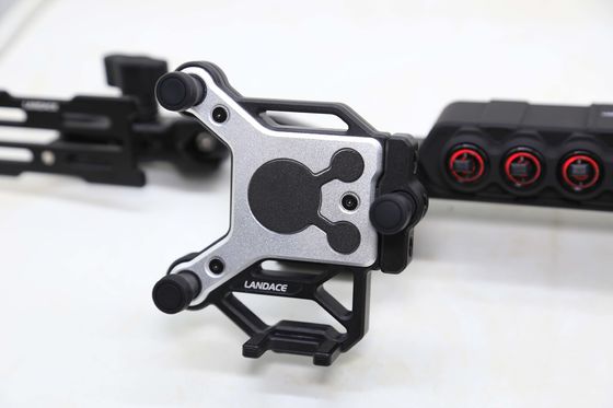 Accessoires intérieurs 1,5 kg Support téléphonique pour la console centrale des pièces automobiles 210 * 65 * 38 mm