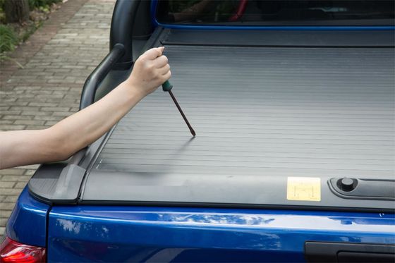Rastre à rouleaux à toit dur pour Mitsubishi Triton verrouillage étanche rétractable