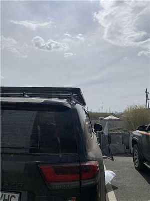 SUS304 Monture universelle sur le toit d'une voiture pour la plate-forme de toit supérieur Toyota LC300