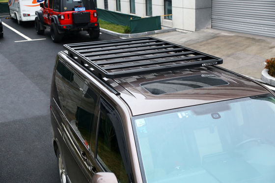 Couche de poussière noire sur le toit montée sur le porte-cargo pour les camionnettes tout-terrain 4 roues motrices Volkswagen Multivan