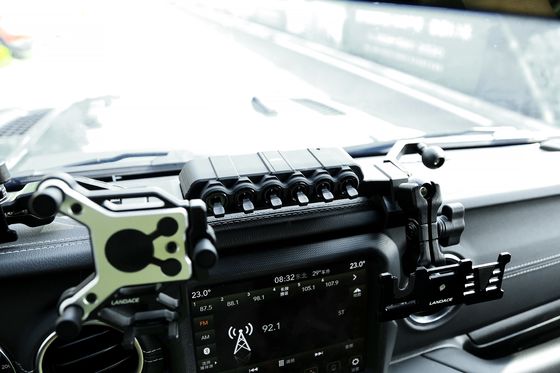 Finition anodisante dure Porteur de téléphone portable de véhicule pour support de console centrale Jeep