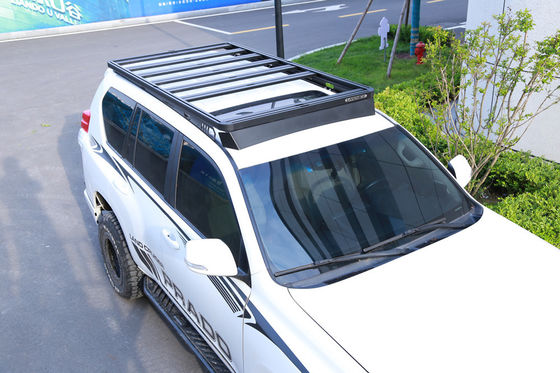 Transformez votre expérience tout-terrain LC150 avec un kit de support de toit modulaire en aluminium