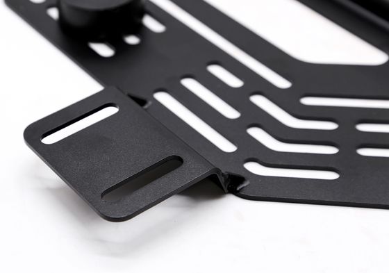 Le support de toit de Qingdao Landace, facile à installer, est monté sur une boîte à outils lourde
