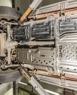 Plaque de dérapage du tuyau d'échappement de Wrangler JL recouverte de poudre noire personnalisée 2018-2019 Année