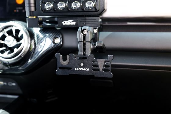 Accessoires rouges pour véhicules tout-terrain Console centrale en alliage d'aluminium universel Panneau de commutation de station radio du véhicule