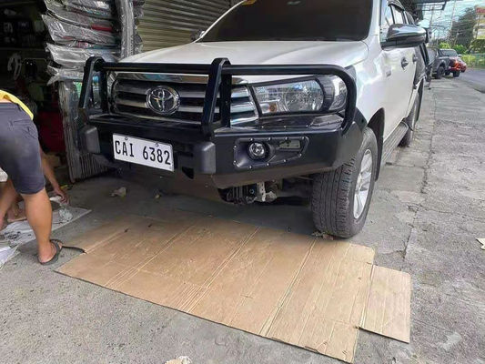 Lumière LED et plaque de montage de treuil de treuil pare-chocs avant pour Toyota Hilux D-Ring inclus