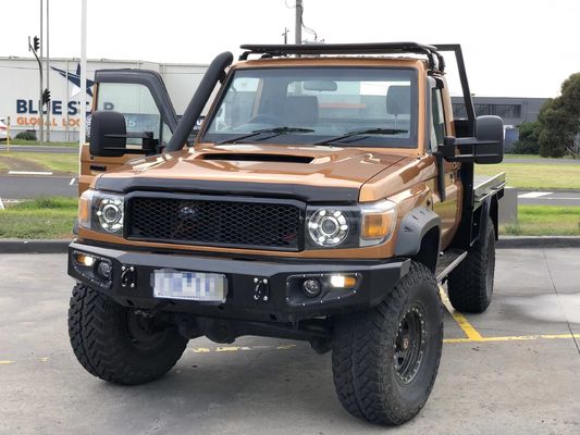 Ajoutez du style et de la fonctionnalité à votre Toyota LC79 avec pare-chocs arrière et porte pneus