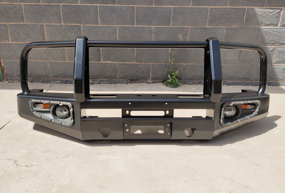 Toyota LC79 pièces détachées Winch Bull Bar Pare-chocs avant avec porte pneus Jerry Can Holder