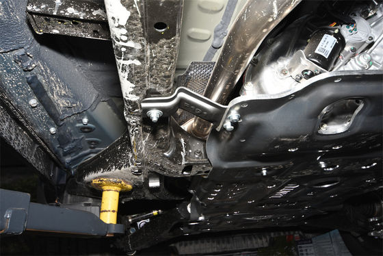 Mettez à niveau votre Tundra Sequoia 09 avec un blindage de protection de la boîte de transmission.
