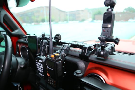 Processus CNC usinée en alliage d'aluminium centre de console support Gopro détenteur pour Jeep Wrangler
