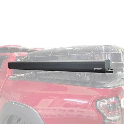 Douche de caravane hors route avec réservoir d'eau de 30L monté sur le support du toit de la voiture et techniques de soudage