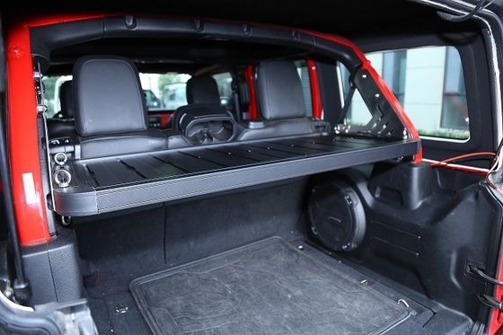 Améliorez votre Jeep Wrangler avec un support de chargement intérieur et un système de barres d'accrochage