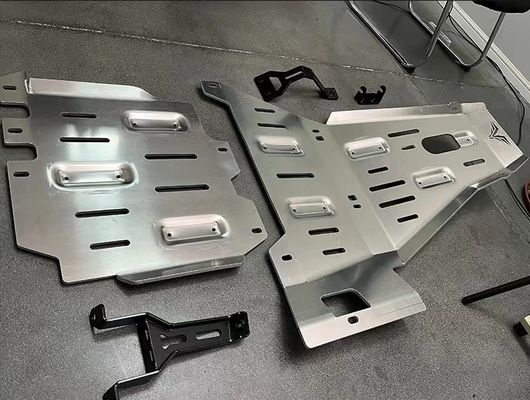 Plaque de protection contre le glissement de la couverture du moteur en hauteur et en dessous de la boue pour Jeep Wrangler JL JK 2013-2017
