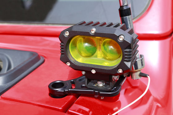 Directement personnalisé aluminium A-Pillar pare-brise monture de support de lumière pour les accessoires Jeep